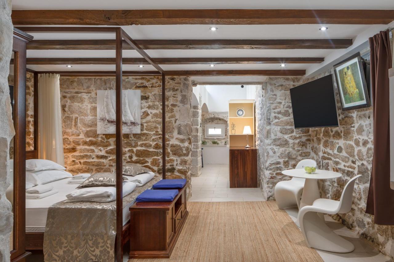Hotel Awesome Stone House à Split Extérieur photo