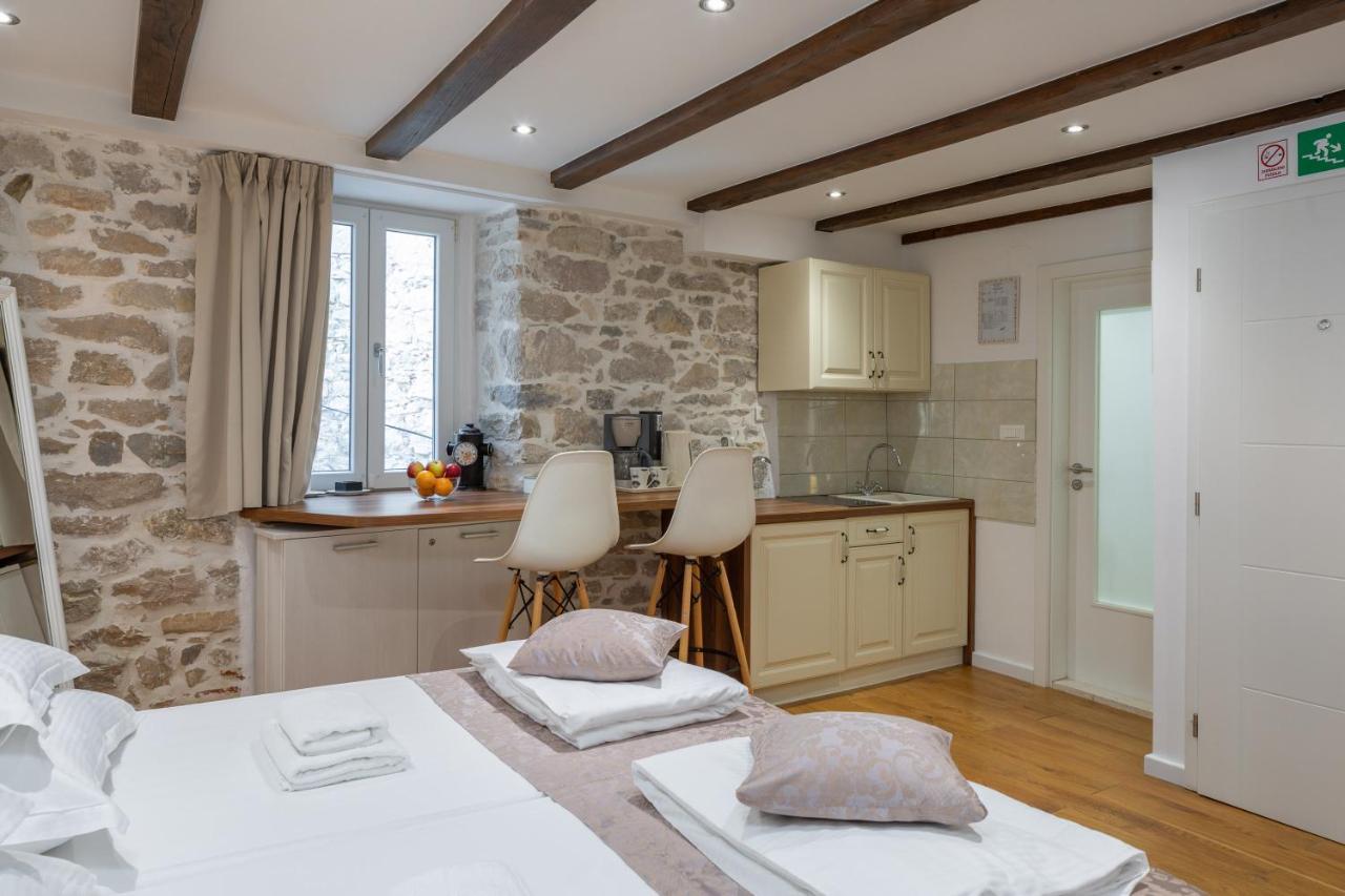 Hotel Awesome Stone House à Split Extérieur photo
