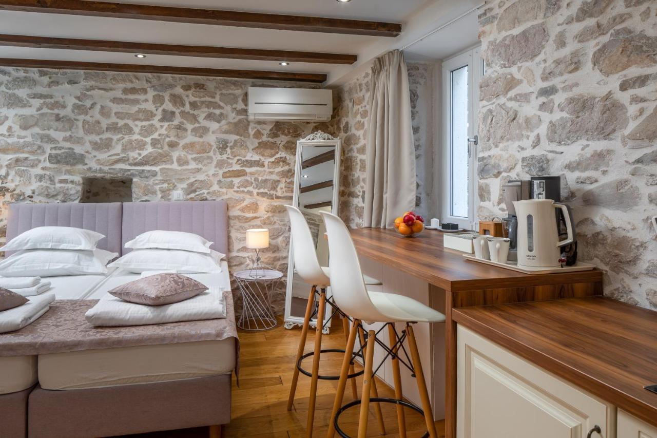 Hotel Awesome Stone House à Split Extérieur photo