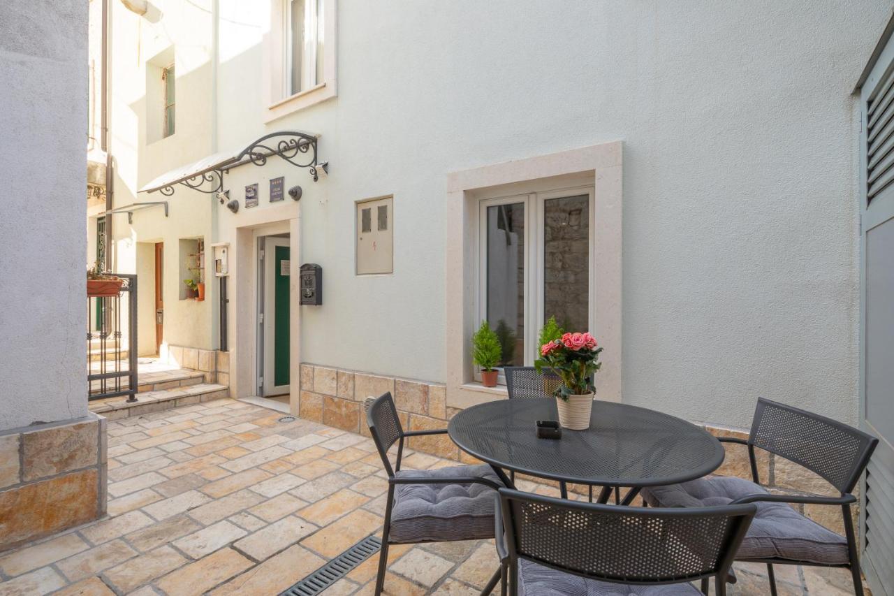 Hotel Awesome Stone House à Split Extérieur photo